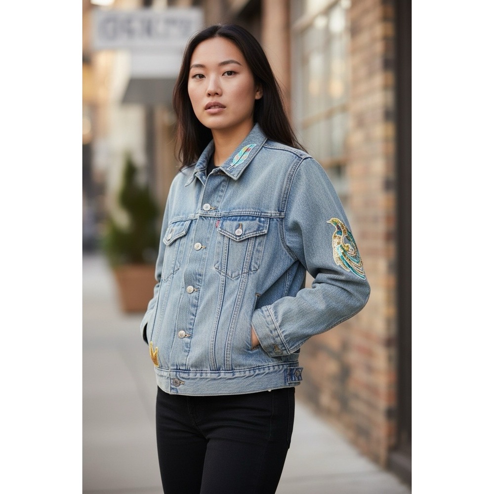 Levi's Premium Custom Embroidered Sequined Patch Trucker Jacket Women's S/M - Picture 2 of 13